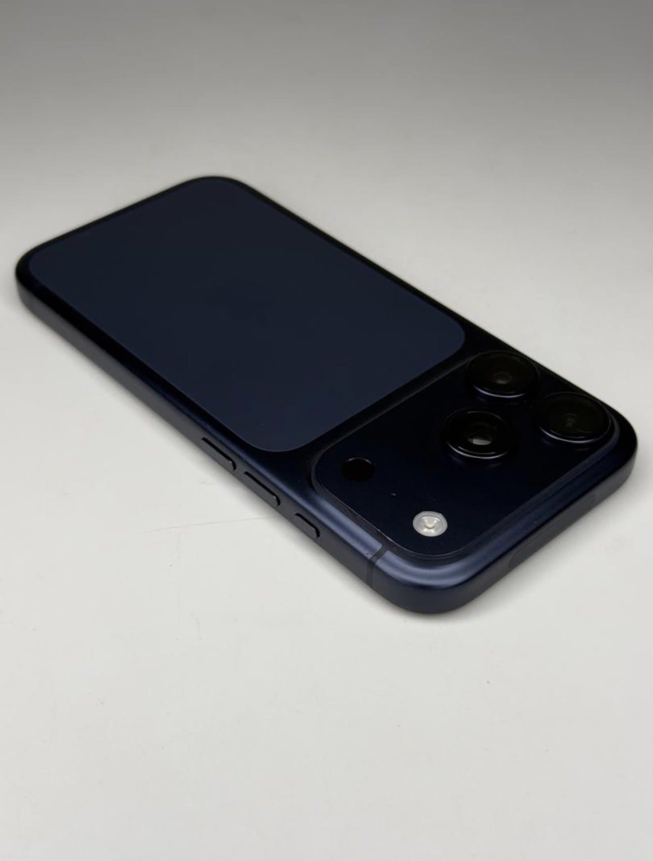 iPhone 17 Pro 256GB Deep Blue